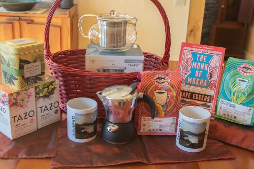 #5 Coffee & Tea Basket - current bid $55